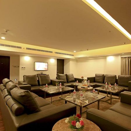 Goutham Grand Hotel Tenāli Екстериор снимка