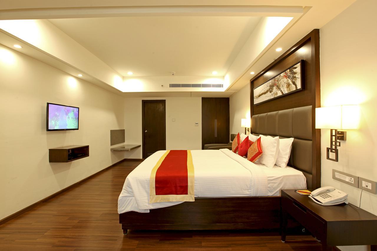 Goutham Grand Hotel Tenāli Стая снимка