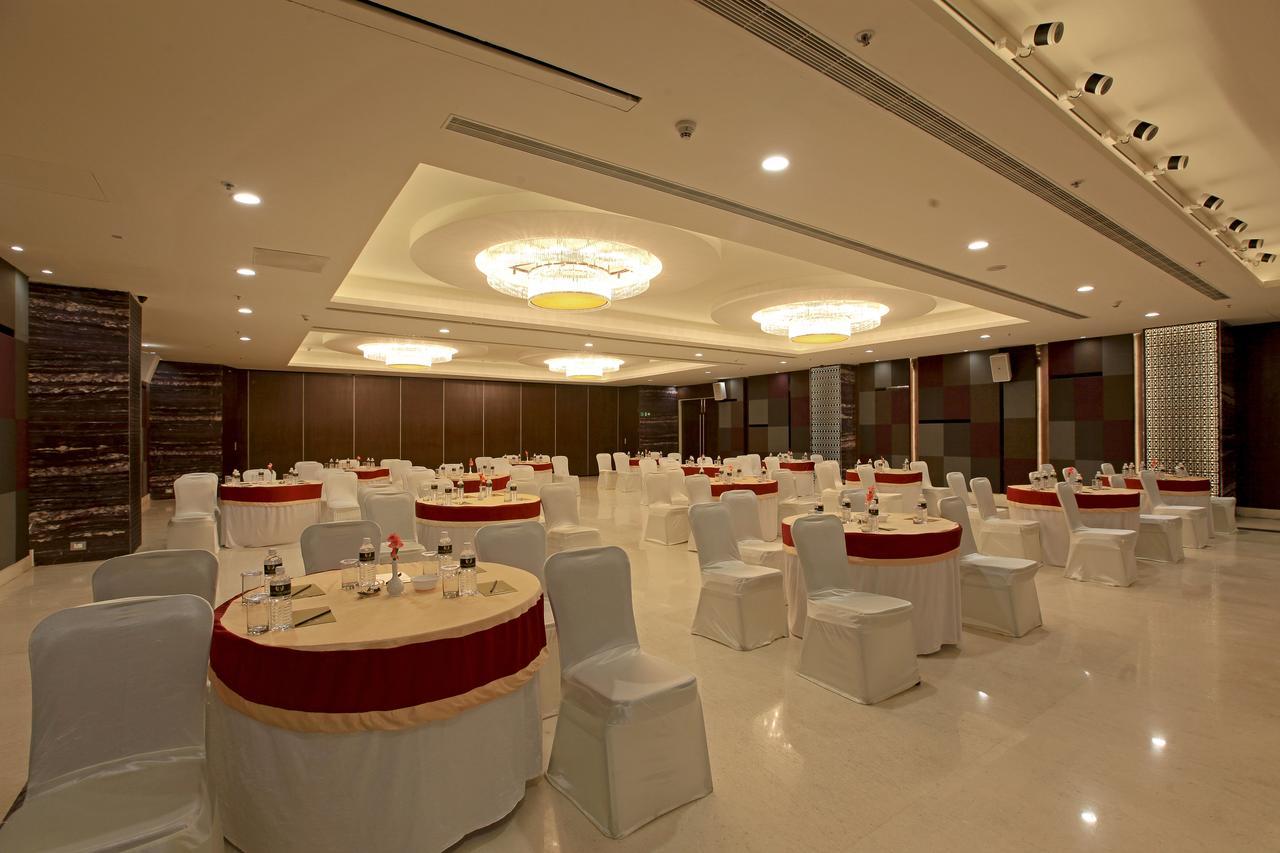 Goutham Grand Hotel Tenāli Екстериор снимка