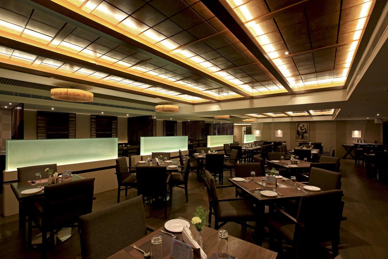 Goutham Grand Hotel Tenāli Екстериор снимка