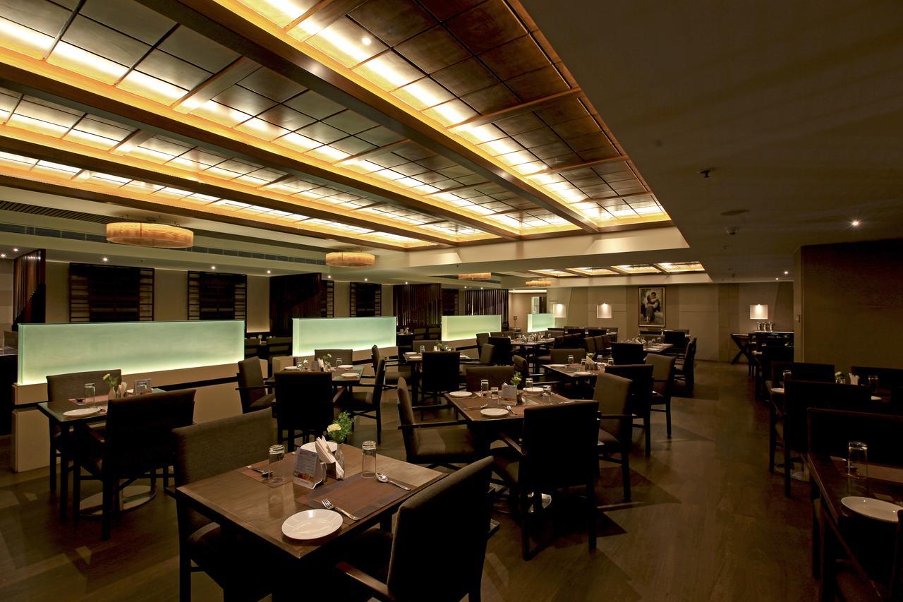 Goutham Grand Hotel Tenāli Екстериор снимка