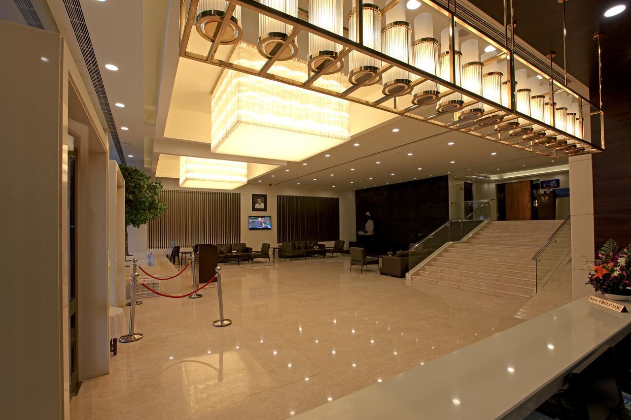 Goutham Grand Hotel Tenāli Екстериор снимка