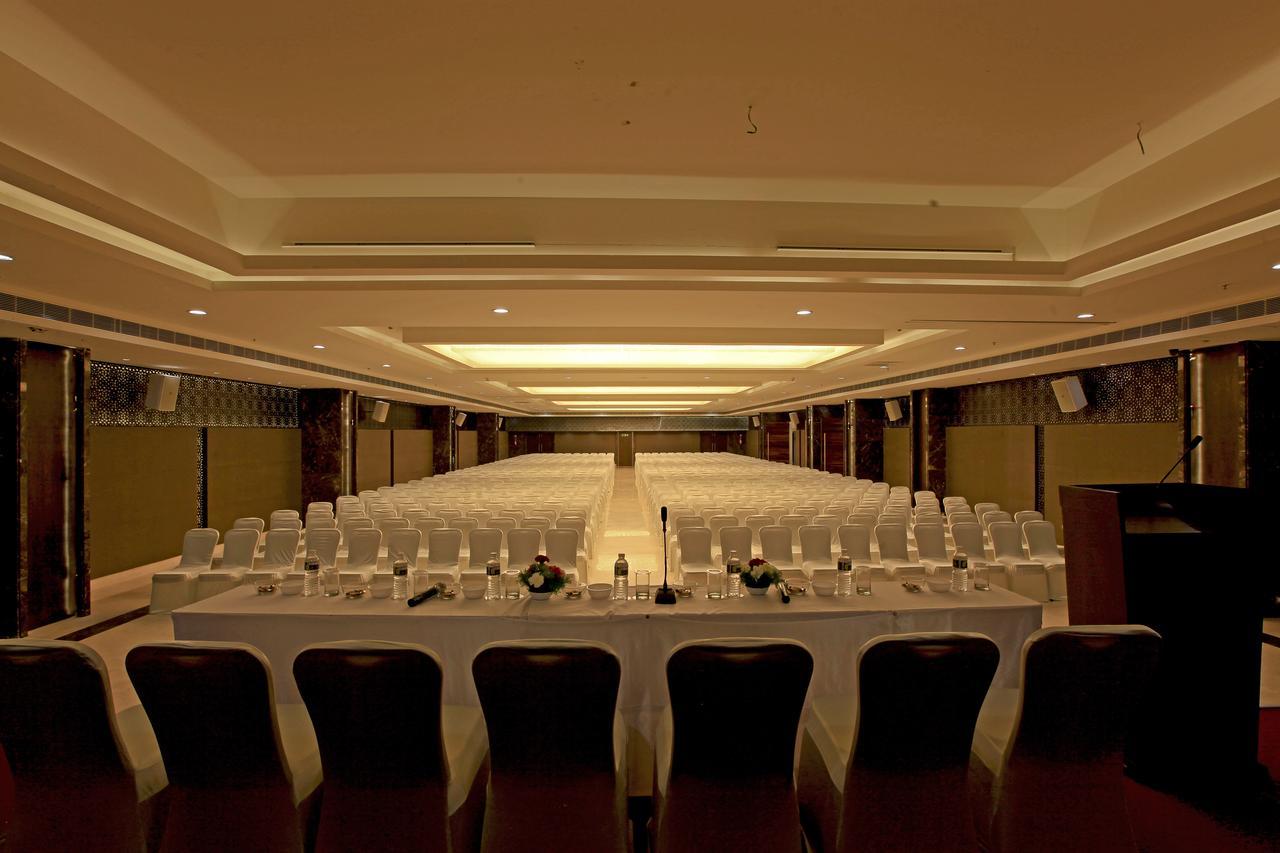 Goutham Grand Hotel Tenāli Екстериор снимка